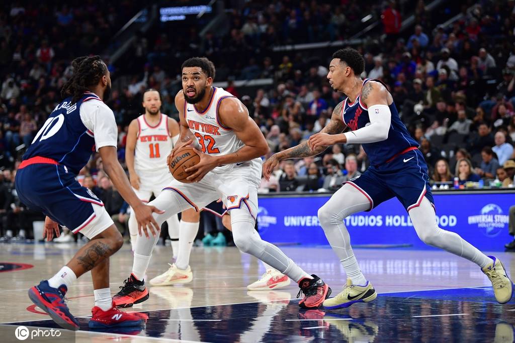 伦纳德29+7+8唐斯空砍35+12+7 快船击退尼克斯